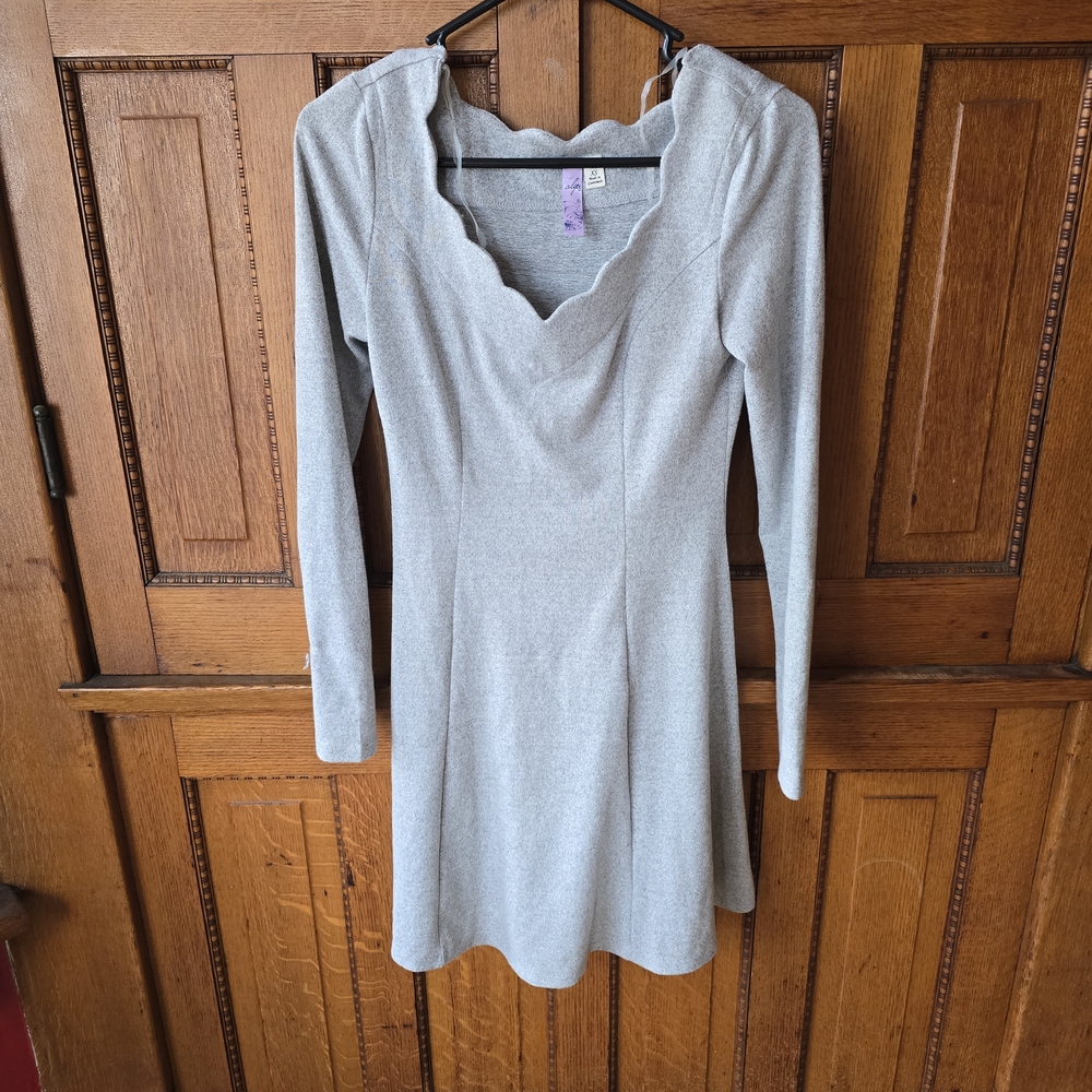Alya Light Gray Scalloped Long Sleeve Dress